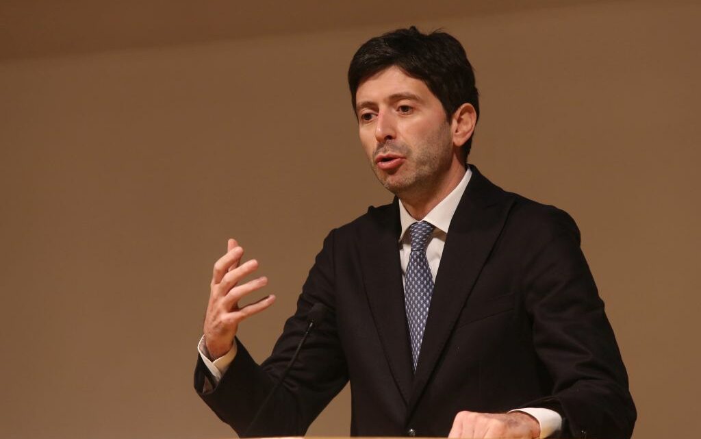 Speranza firma l’ordinanza, la Calabria passa in zona gialla Speranza firma l’ordinanza, la Calabria passa in zona gialla