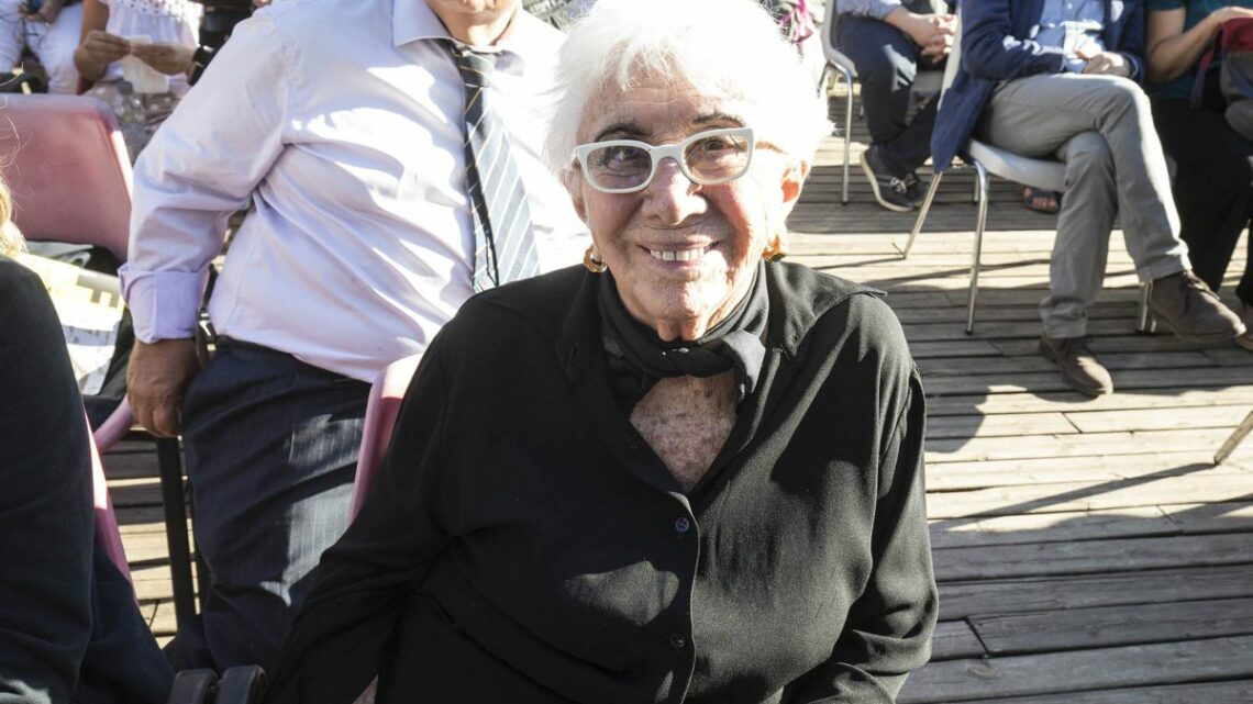 L’ultimo saluto a Lina Wertmuller “Addio, regista del popolo” L’ultimo saluto a Lina Wertmuller “Addio, regista del popolo”