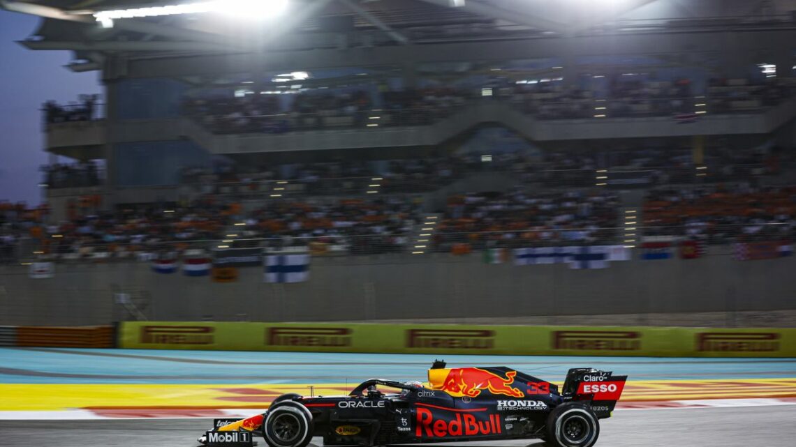 Verstappen vince ad Abu Dhabi ed è campione del mondo Verstappen vince ad Abu Dhabi ed è campione del mondo