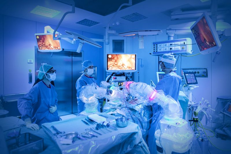Il robot chirurgico Versius “approda” al Policlinico di Milano Il robot chirurgico Versius “approda” al Policlinico di Milano