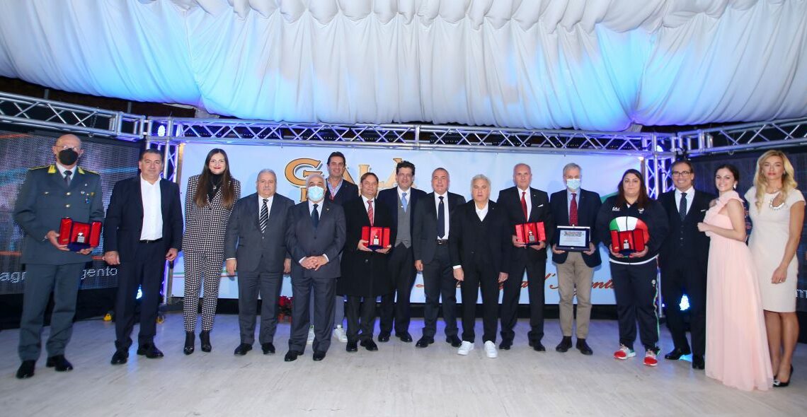 Galà dello Sport, undici premiati con “La Castagna d’Argento 2021” Galà dello Sport, undici premiati con “La Castagna d’Argento 2021”