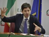 Covid, Speranza “Lunedì nuova verifica su diffusione variante Omicron”