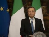 Draghi “Grazie ai vaccini siamo ripartiti, ma serve cautela”