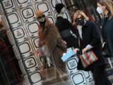 A dicembre sale la fiducia dei consumatori, è in calo per le imprese