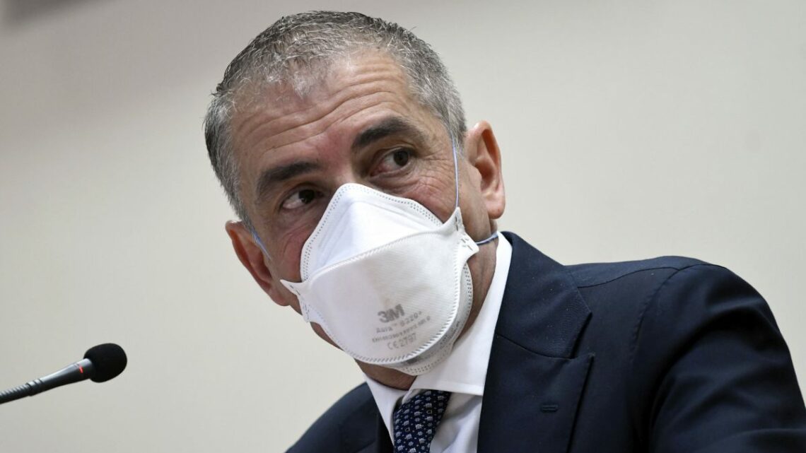 Covid, Costa “Ridurre la quarantena per chi ha la terza dose di vaccino” Covid, Costa “Ridurre la quarantena per chi ha la terza dose di vaccino”