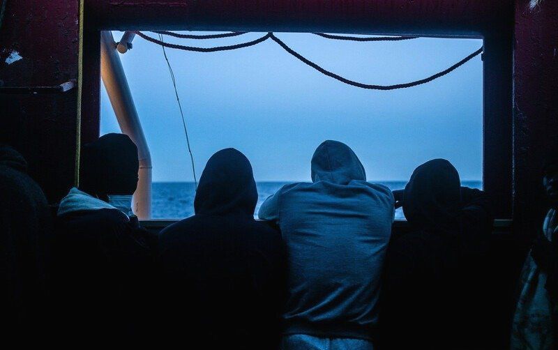 Nave Geo Barents con 558 migranti a bordo diretta in Sicilia Nave Geo Barents con 558 migranti a bordo diretta in Sicilia