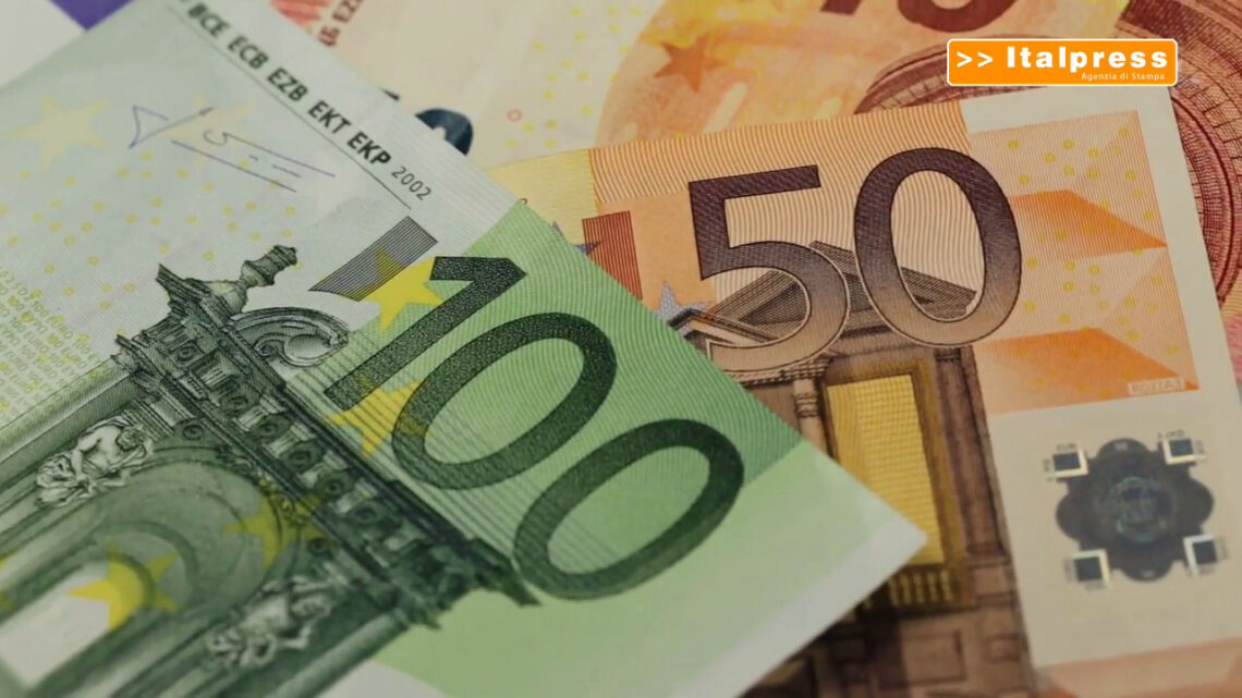 In arrivo 43 mld di tredicesime, crescono gli acquisti In arrivo 43 mld di tredicesime, crescono gli acquisti