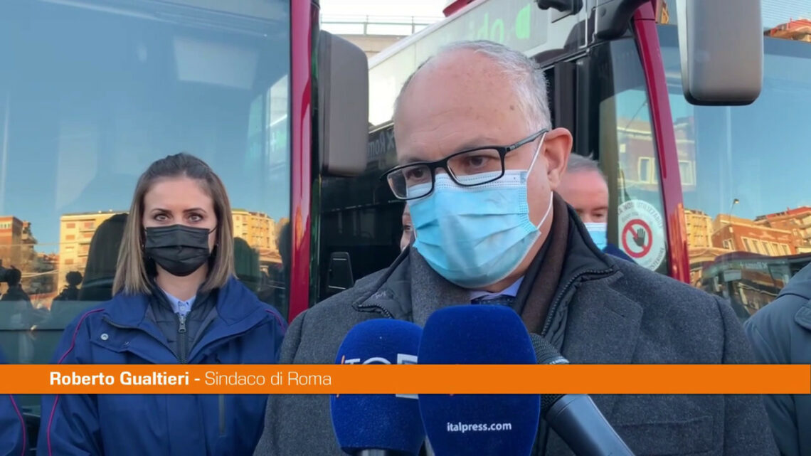 Roma, Gualtieri “Altri 70 nuovi bus ibridi in circolazione” Roma, Gualtieri “Altri 70 nuovi bus ibridi in circolazione”