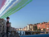 Milano-Cortina, Frecce Tricolori sul cielo di Venezia