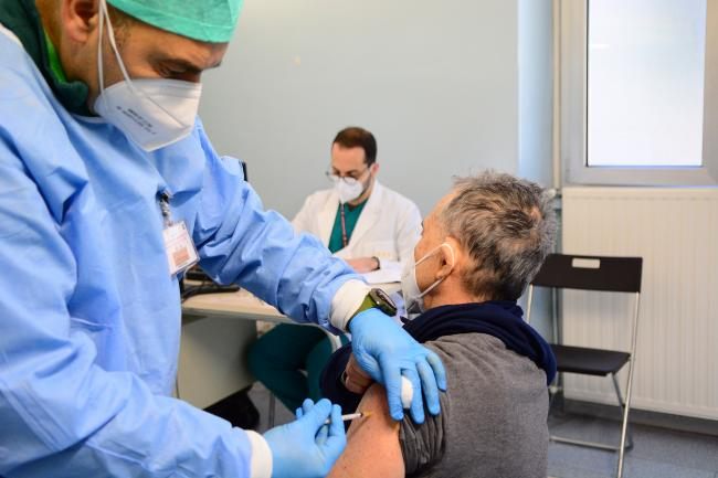 Vaccino, nell’ultima settimana oltre 4,5 milioni di somministrazioni Vaccino, nell’ultima settimana oltre 4,5 milioni di somministrazioni
