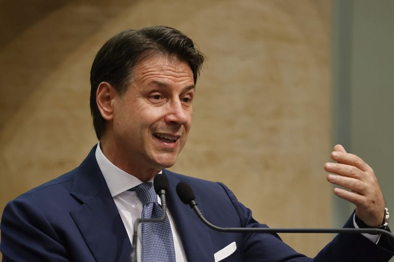 Quirinale, Conte “Non poniamo veti su Draghi” Quirinale, Conte “Non poniamo veti su Draghi”