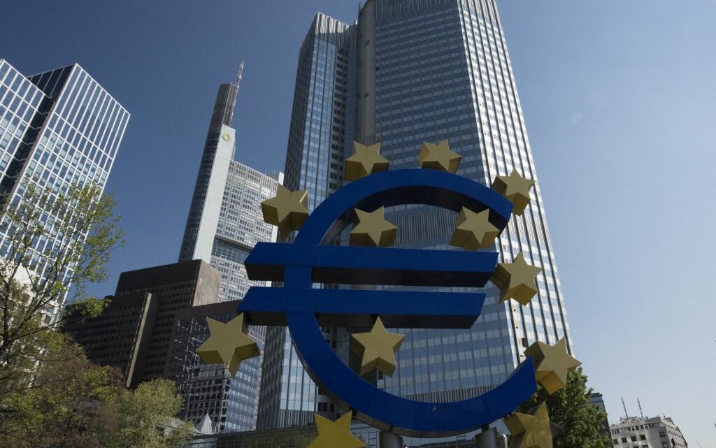 Ricerca Deutsche Bank, la Bce alzerà i tassi di interesse a fine anno Ricerca Deutsche Bank, la Bce alzerà i tassi di interesse a fine anno