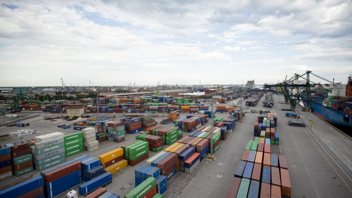 Commercio estero, a dicembre export +12,6% su base annua Commercio estero, a dicembre export +12,6% su base annua