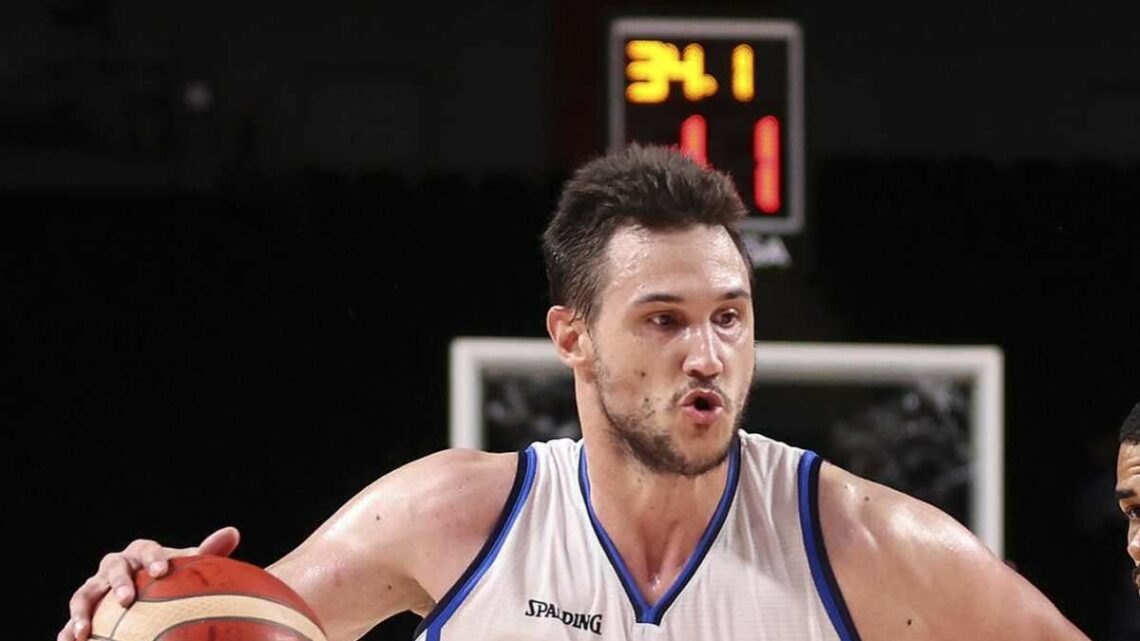 Settima vittoria di fila per Atlanta, 4 punti di Gallinari Settima vittoria di fila per Atlanta, 4 punti di Gallinari