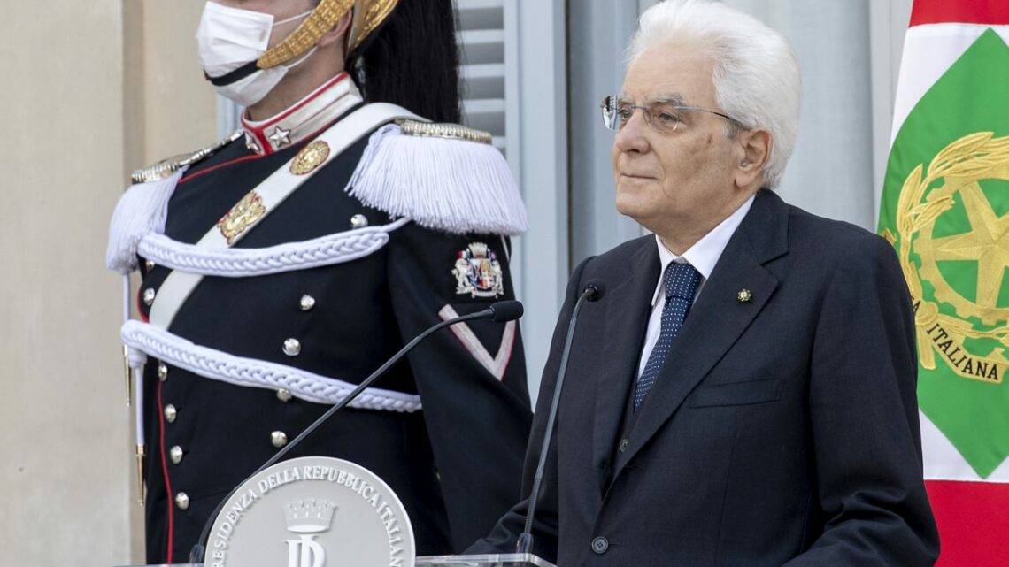 Mattarella ringrazia italiani “Preziosa sollecitazione per l’impegno” Mattarella ringrazia italiani “Preziosa sollecitazione per l’impegno”