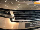 Lusso e tecnologia, la nuova Range Rover esposta al Maxxi di Roma