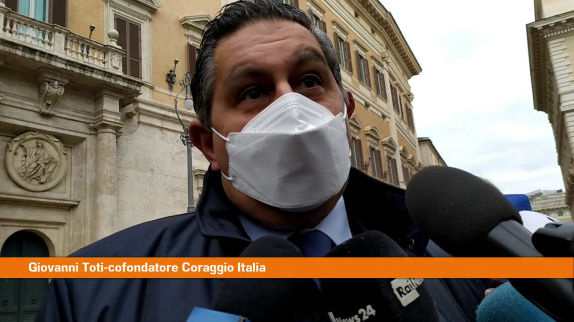 Governo, Toti “Eventuale cambio Draghi non è tema banale” Governo, Toti “Eventuale cambio Draghi non è tema banale”