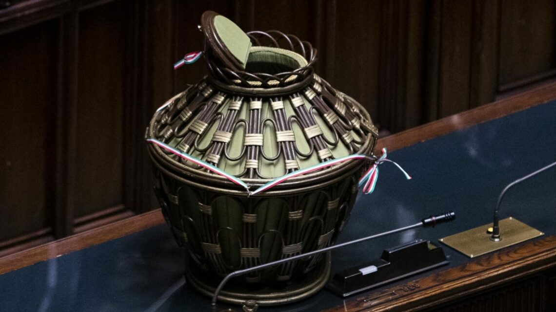 Quirinale, sesta fumata nera, si tratta su un presidente donna Quirinale, sesta fumata nera, si tratta su un presidente donna