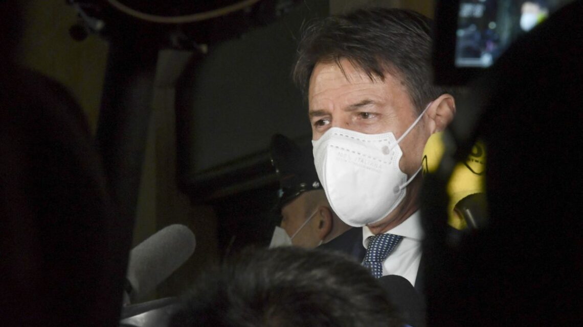 Conte a Draghi “Patto con i cittadini per rilanciare il Governo” Conte a Draghi “Patto con i cittadini per rilanciare il Governo”