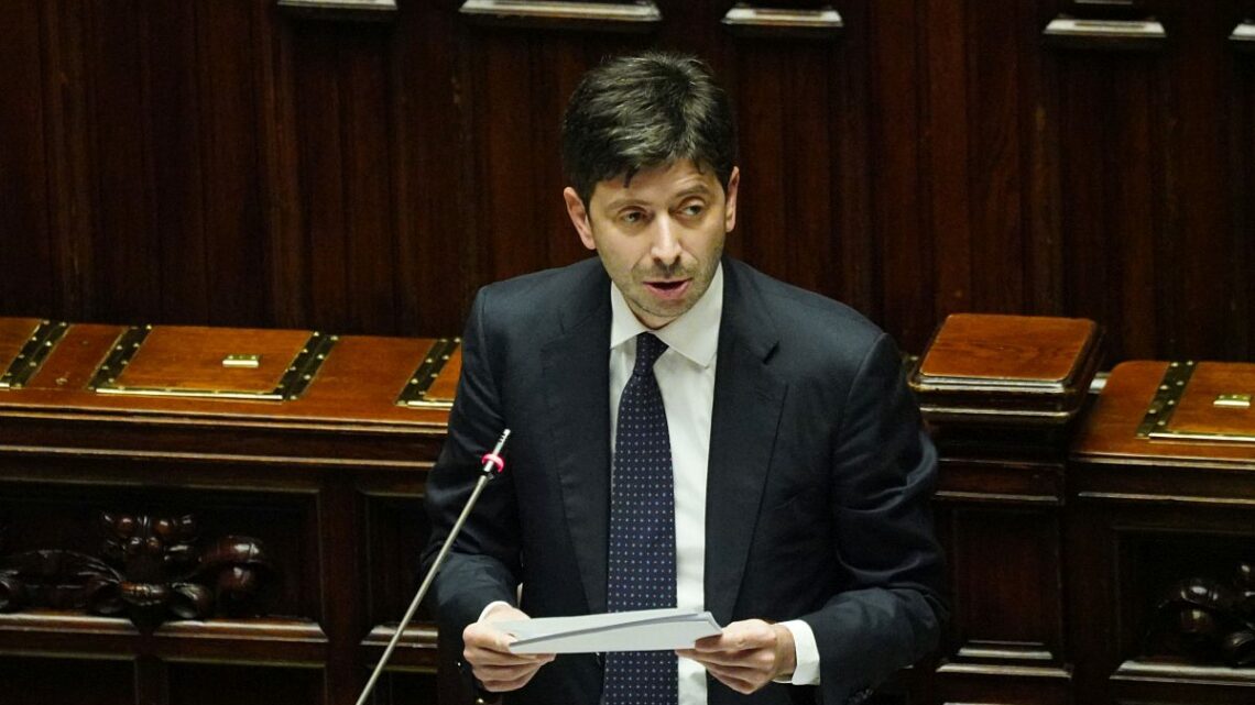 Speranza “Si apre una fase nuova, ma serve ancora cautela” Speranza “Si apre una fase nuova, ma serve ancora cautela”