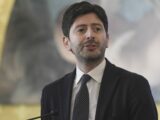 Covid, Speranza “stiamo piegando la curva”