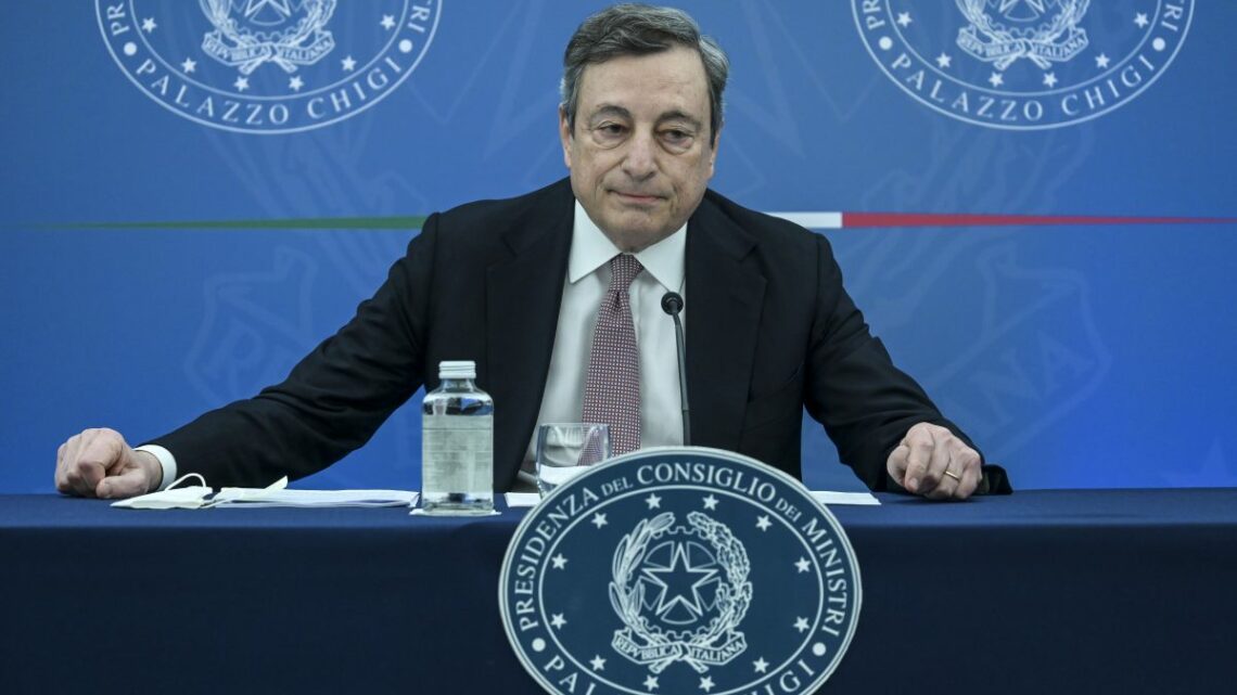 Acido, sprezzante, tranchant. Il Capo dei Migliori è sull’orlo di una crisi di nervi Acido, sprezzante, tranchant. Il Capo dei Migliori è sull’orlo di una crisi di nervi