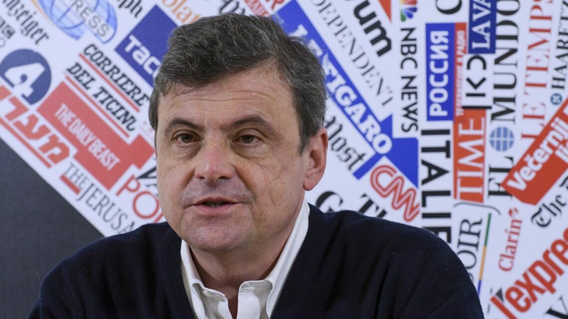 Calenda “se Draghi andrà via niente soldi Ue” Calenda “se Draghi andrà via niente soldi Ue”