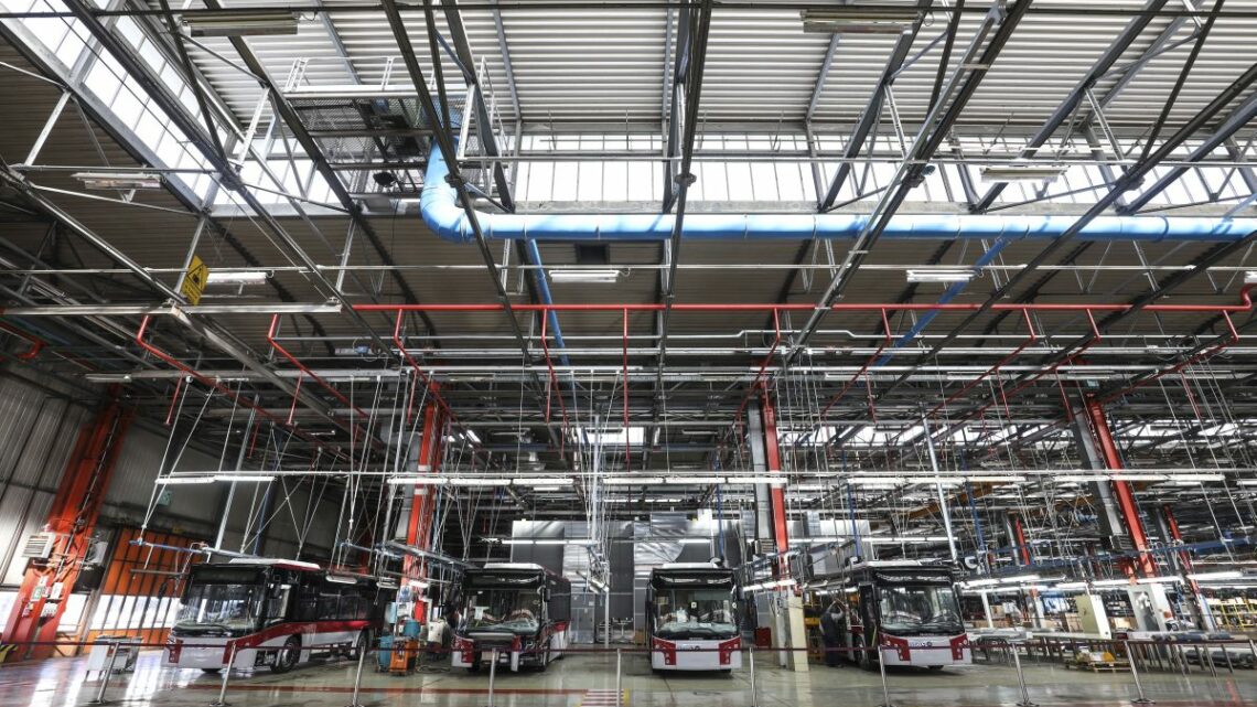 A dicembre il fatturato dell’industria +14,3% su base annua A dicembre il fatturato dell’industria +14,3% su base annua