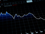 A febbraio il Pil arretra, pesano le incertezze sull’economia