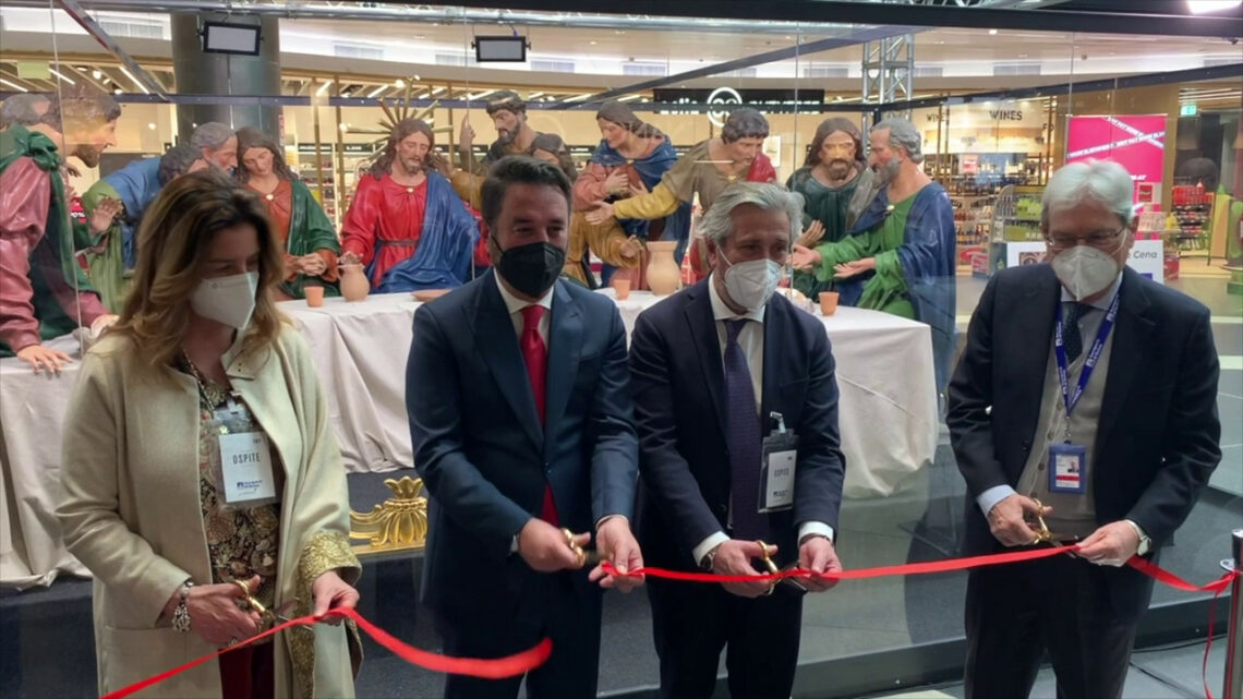 “L’ultima cena” di Caltanissetta esposta all’aeroporto di Fiumicino “L’ultima cena” di Caltanissetta esposta all’aeroporto di Fiumicino