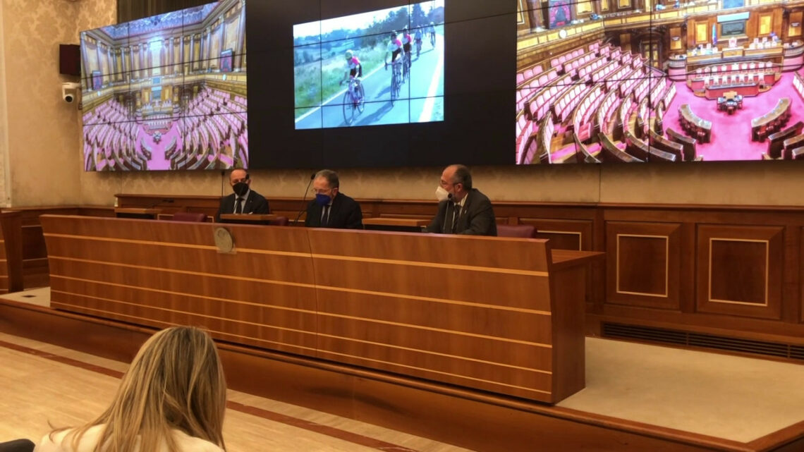 Presentato in Senato il disegno di legge per la sicurezza dei ciclisti Presentato in Senato il disegno di legge per la sicurezza dei ciclisti