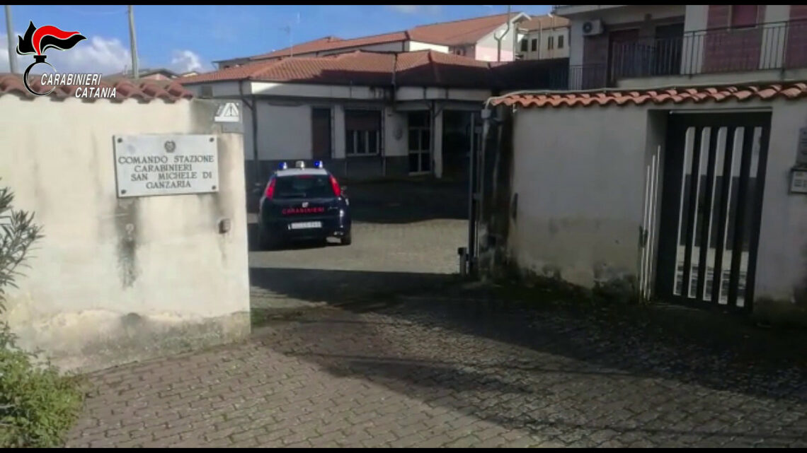 Danni alle auto parcheggiate, denunciati tre minorenni nel catanese Danni alle auto parcheggiate, denunciati tre minorenni nel catanese