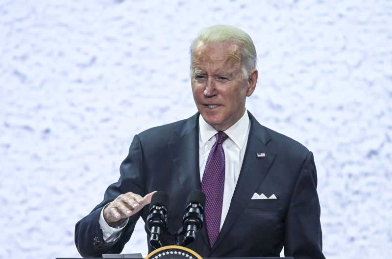 I paracadutisti arrivano a Kharkiv. Biden “Putin pagherà un prezzo alto” I paracadutisti arrivano a Kharkiv. Biden “Putin pagherà un prezzo alto”