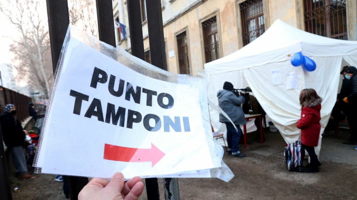 Covid, 22.083 nuovi casi e 130 decessi nelle ultime 24 ore Covid, 22.083 nuovi casi e 130 decessi nelle ultime 24 ore