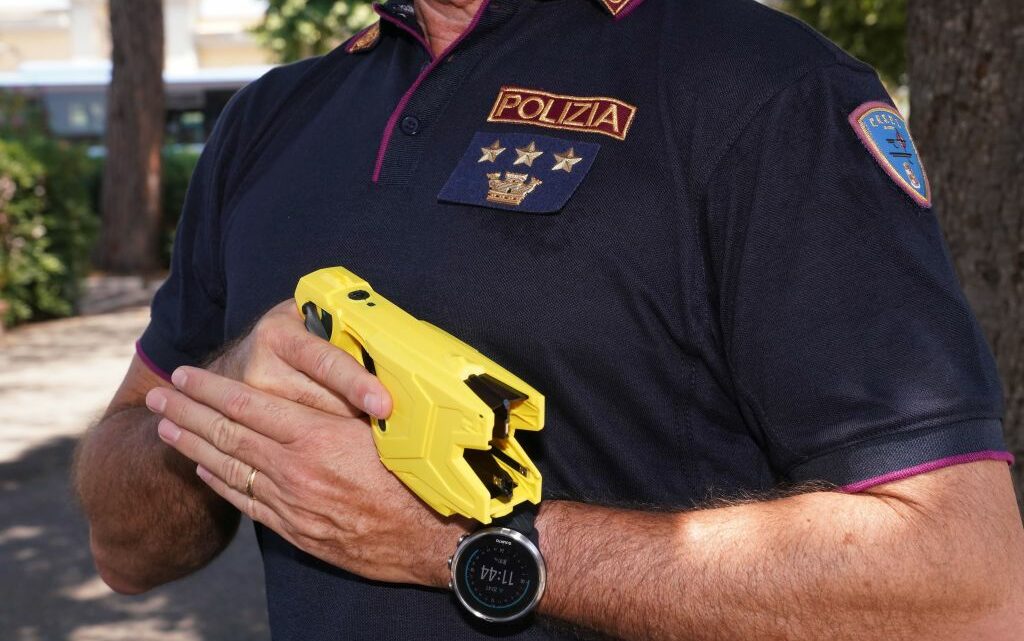 Dal 14 marzo Taser in arrivo in 14 città metropolitane Dal 14 marzo Taser in arrivo in 14 città metropolitane