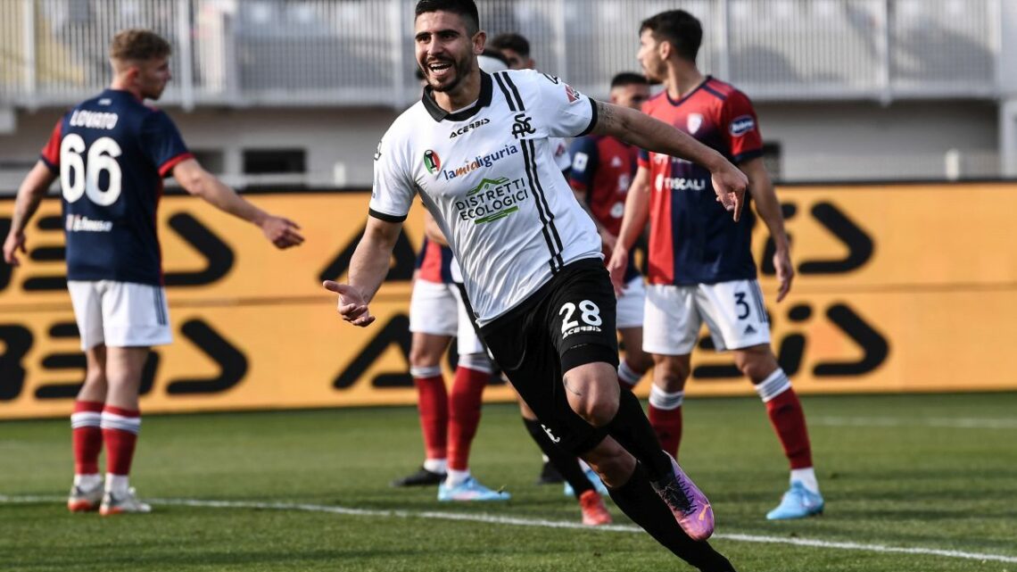 Erlic e Manaj lanciano lo Spezia, 2-0 al Cagliari Erlic e Manaj lanciano lo Spezia, 2-0 al Cagliari