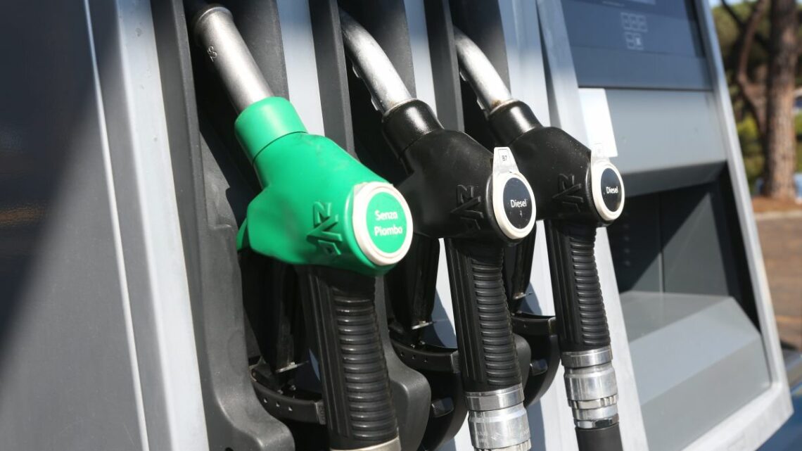 Pescara, maxi truffa sull’Iva di 45 mln sui carburanti, 172 denunciati Pescara, maxi truffa sull’Iva di 45 mln sui carburanti, 172 denunciati