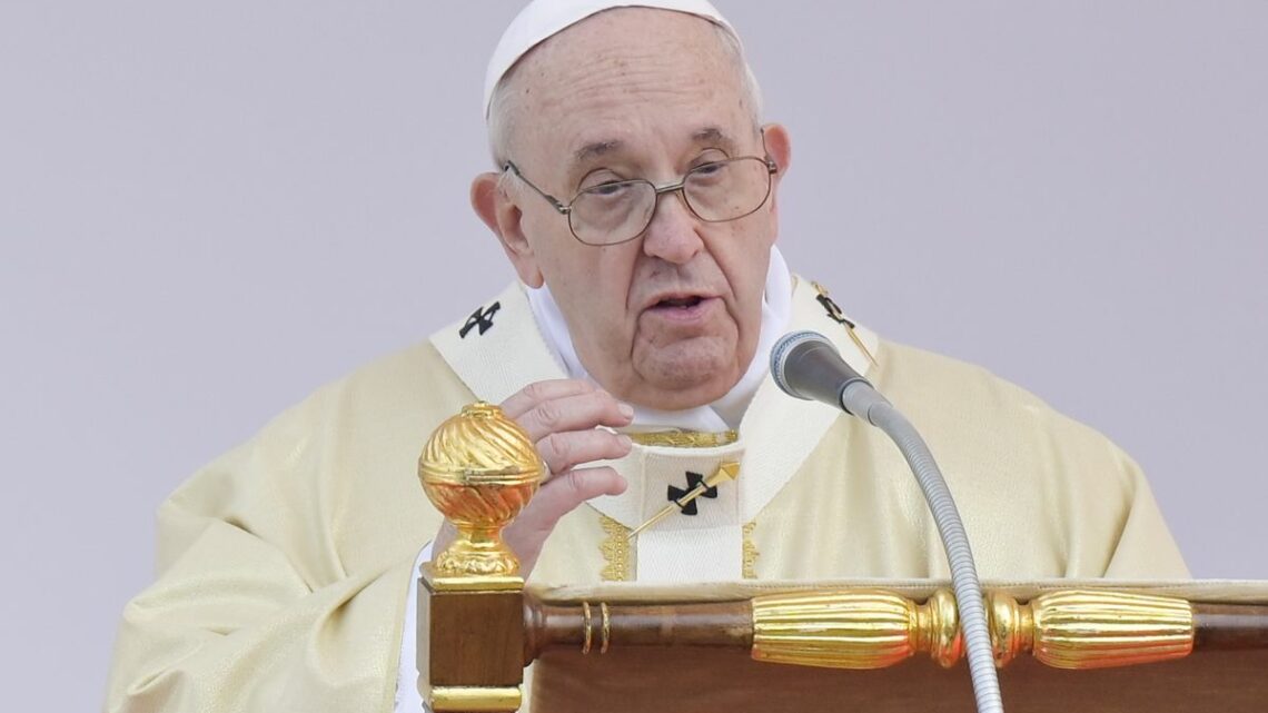 Papa prega per i bambini ucraini “Vittime della superbia degli adulti” Papa prega per i bambini ucraini “Vittime della superbia degli adulti”