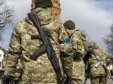 Ucraina, la guerra tra bombardamenti e negoziati