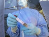 Covid, aumenta l’incidenza dei casi e l’Rt cresce a 0.94