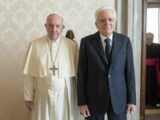 Mattarella “Il Papa riferimento per la pace”