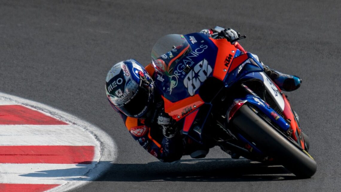 Oliveira domina sul bagnato il Gp di Indonesia Oliveira domina sul bagnato il Gp di Indonesia