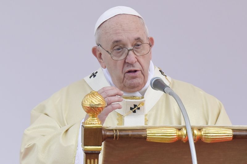 Ucraina, Papa “Attori cessino guerra ripugnante, è sacrilego” Ucraina, Papa “Attori cessino guerra ripugnante, è sacrilego”