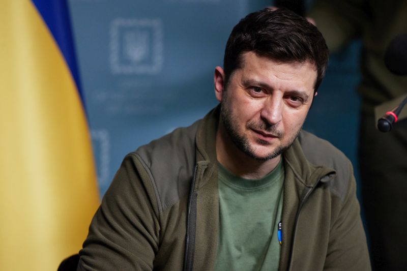 Zelensky “La guerra lampo di Putin è fallita, difendiamo l’Europa” Zelensky “La guerra lampo di Putin è fallita, difendiamo l’Europa”