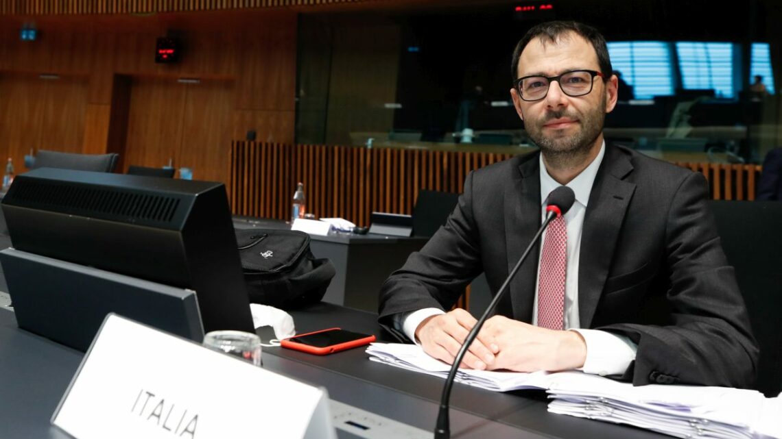 Agricoltura, Patuanelli “Non c’è carenza di materie prime” Agricoltura, Patuanelli “Non c’è carenza di materie prime”