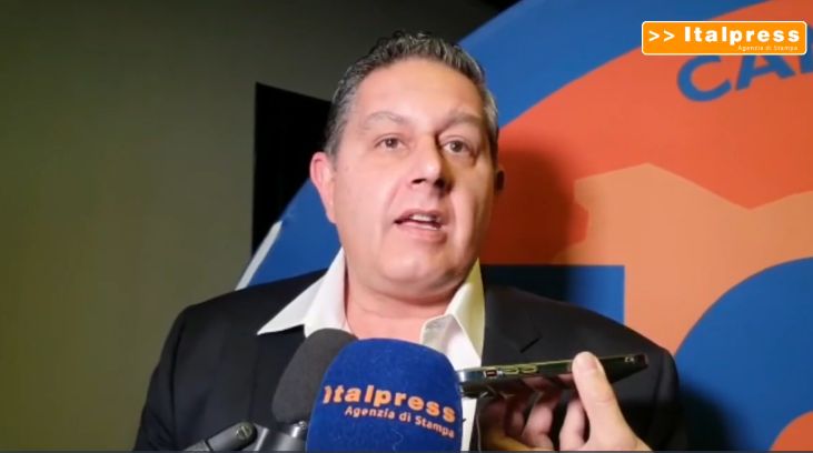 Toti “Chi non vuole aiutare Zelensky non festeggi il 25 aprile” Toti “Chi non vuole aiutare Zelensky non festeggi il 25 aprile”