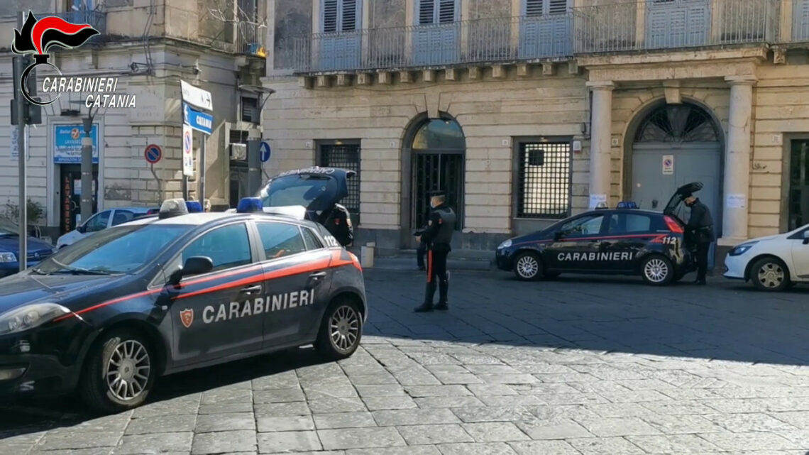 Chiede denaro per comprare la droga, arrestato nel catanese Chiede denaro per comprare la droga, arrestato nel catanese