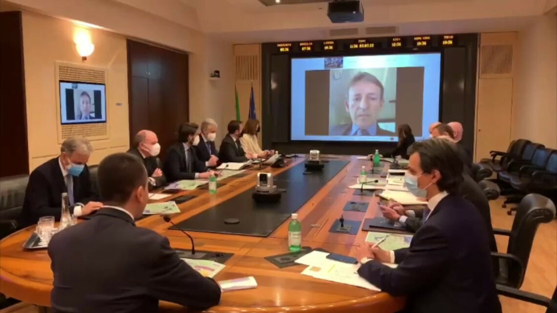 Ucraina, dalla Farnesina l’applauso all’ambasciatore Zazo Ucraina, dalla Farnesina l’applauso all’ambasciatore Zazo