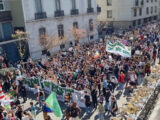 Studenti in piazza a Milano contro la guerra