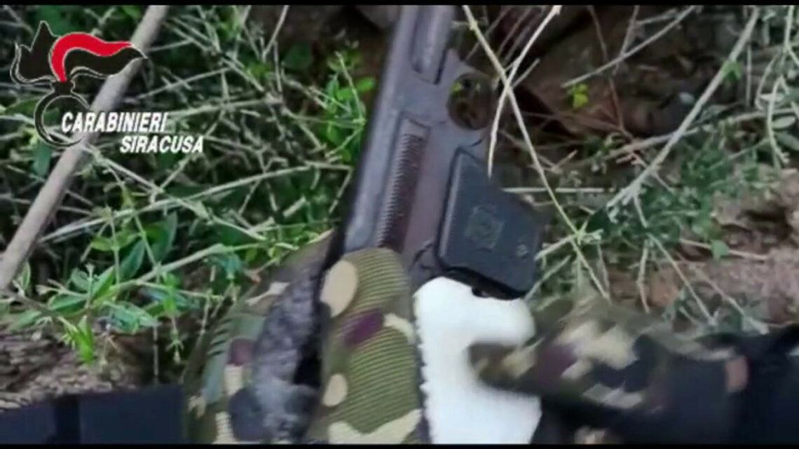Cinque arresti nel siracusano, sequestrate armi e 6 kg di droga Cinque arresti nel siracusano, sequestrate armi e 6 kg di droga